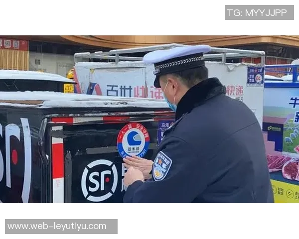 东契奇调侃海斯骑车太危险呼吁大家佩戴头盔安全出行