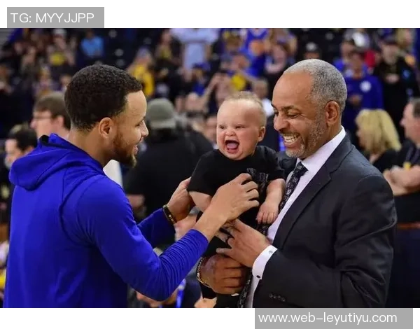 库里感慨黄蜂退役父亲球衣期待亲历这一历史时刻